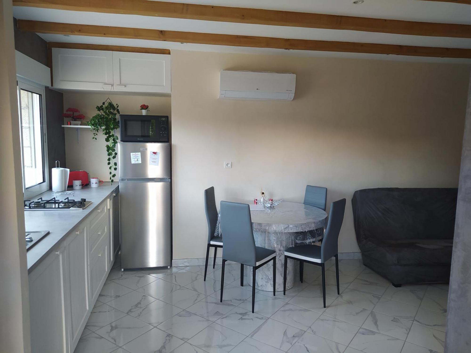 Studio Cosy Avec Terrasse Et Jacuzzi A Disposition De Mai A Aout Rians (Var) Exterior foto