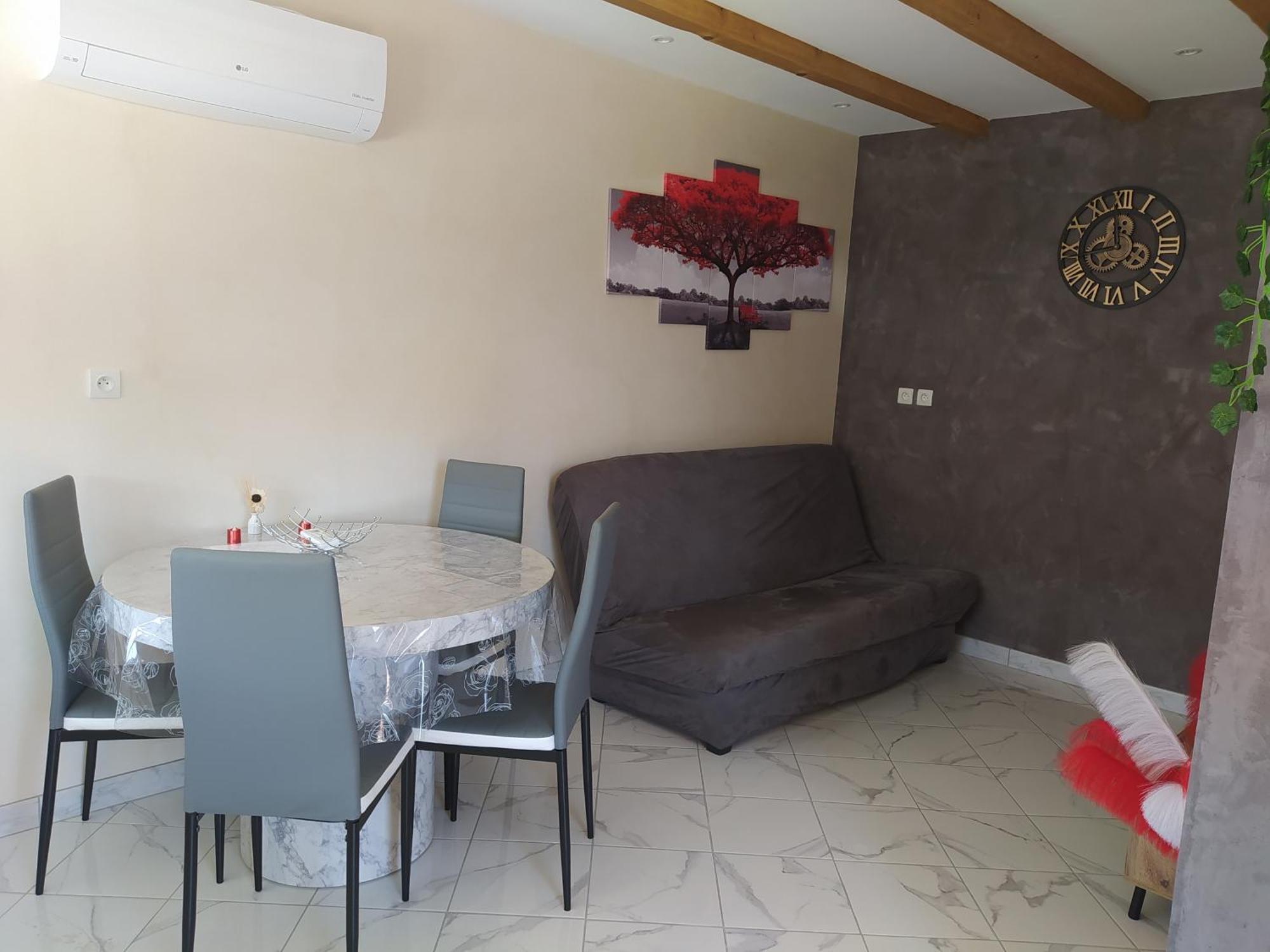 Studio Cosy Avec Terrasse Et Jacuzzi A Disposition De Mai A Aout Rians (Var) Exterior foto